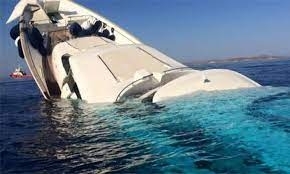 Туристическа яхта е потънала край бреговете на град Звърнец окръг