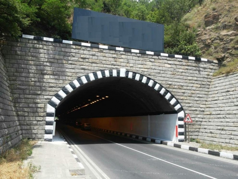 Тунел Кривия в Кресненското дефиле остана без осветление във вторник сутрин