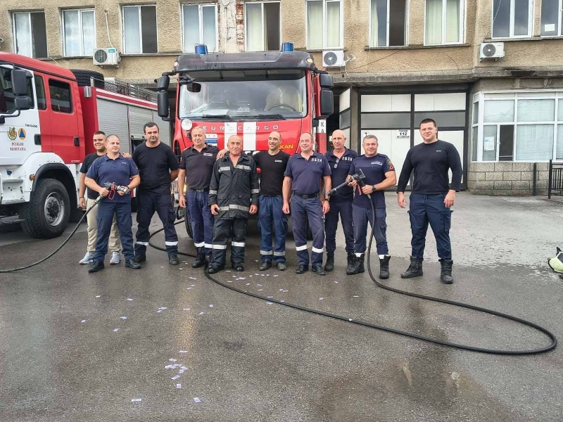След 37 години и половина всеотдайна служба професионализъм и отдаденост