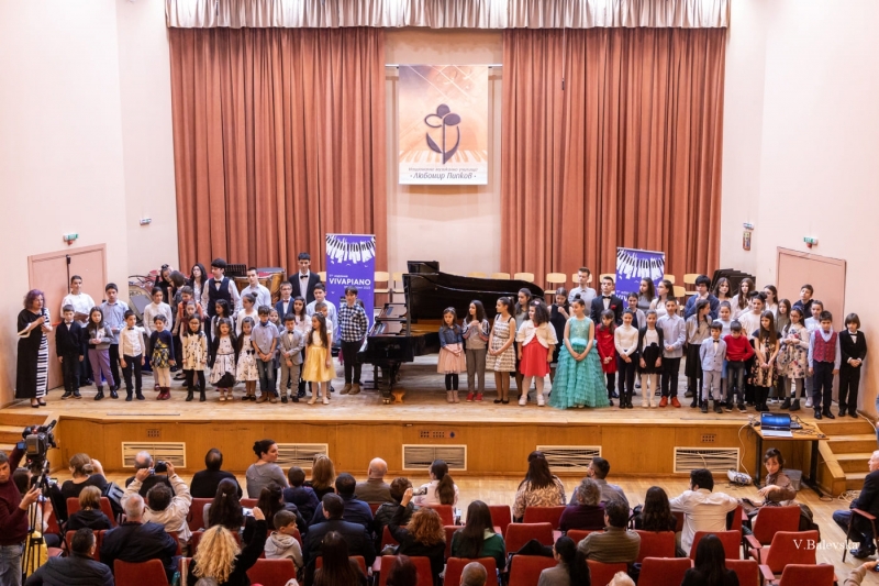 Талантливи пианисти от Враца взеха престижни награди от международен конкурс