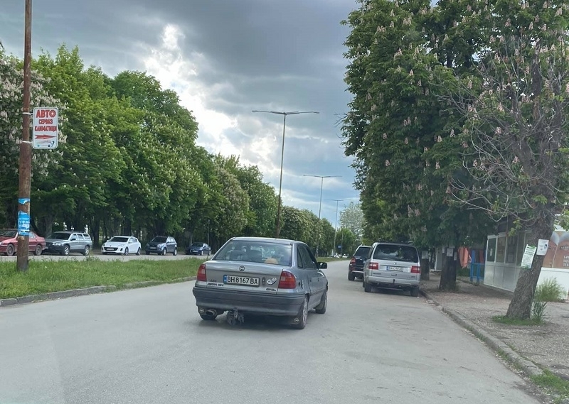 Възрастен мъж ядоса видинчани с безумно паркиране показва публикация във