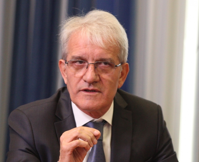 Ще отидем на консултациите и ще изслушаме президента Би трябвало