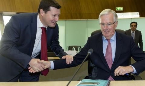 Преговарящите екипи на Европейската комисия и Великобритания постигнаха споразумение по