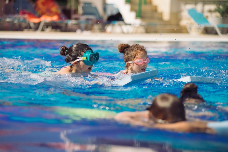 Започна първата смяна от плувните курсове за ученици от I