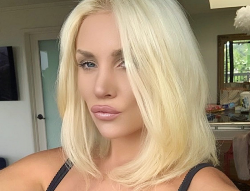 Американската телевизионна звезда моделка и певица Кортни Стодън показа откровени