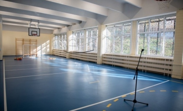 Една трета от училищата в страната не разполагат с физкултурни