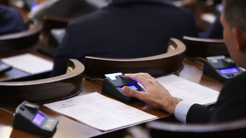 Депутатите приеха да се увеличи възнаграждението на членовете на секционните