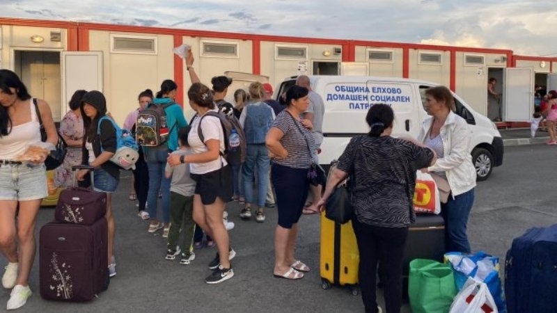 Повечето от настанените във фургоните в Елхово украински бежанци са напуснали