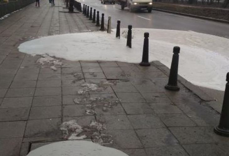 Бетонов гейзер бликна отново на източното платно на бул Евлоги