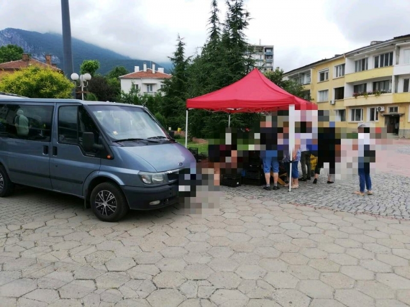 Служители на звено Инспекторат към община Враца и полицаи санкционираха