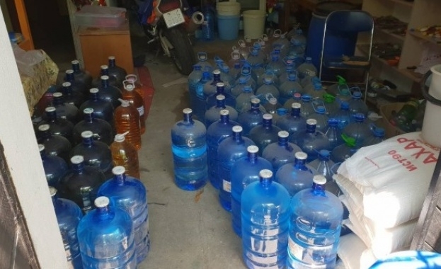 1467 литра нелегален етилов алкохол откриха служители от митническа мобилна