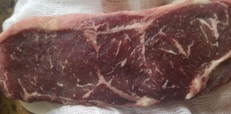 Търговци хванати да продават месо мляко сирене кашкавал и яйца