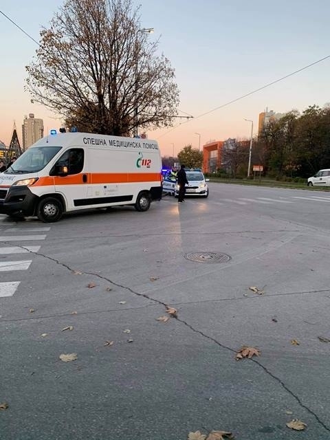 Пешеходец загина пометен от кола на пътя Ракитово Костандово съобщиха от
