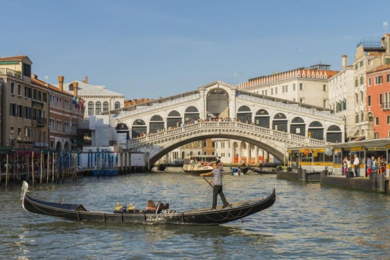 Венеция е първата туристическа дестинация, която страда от прекалено голямо