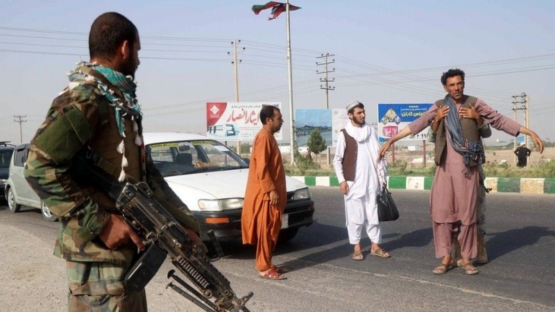 Талибаните превзеха тази сутрин без бой източния афганистански град Джалалабад