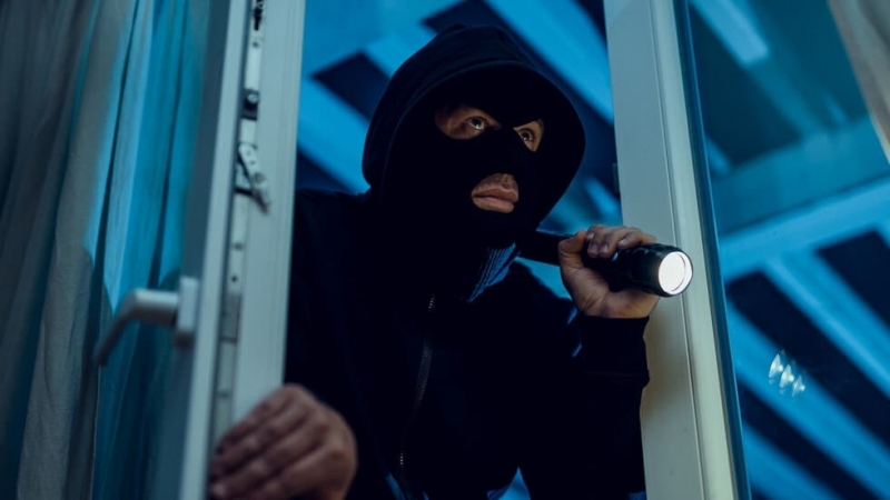 Полицията е заловила крадец обрал къща във Врачанско като дори