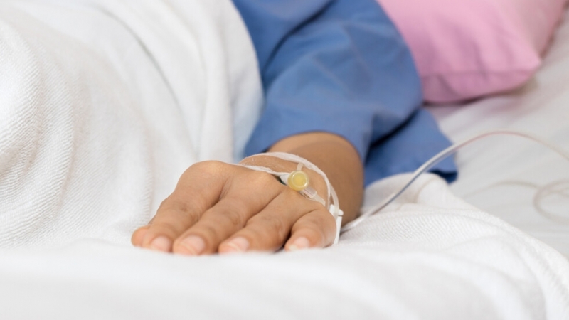 10 годишно дете припадна в клас и въпреки усилията на лекарите