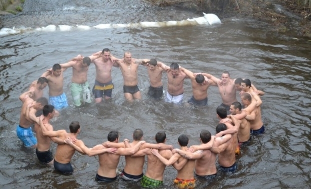 150 хиляди българи празнуват имен ден на Йордановден който отбелязваме