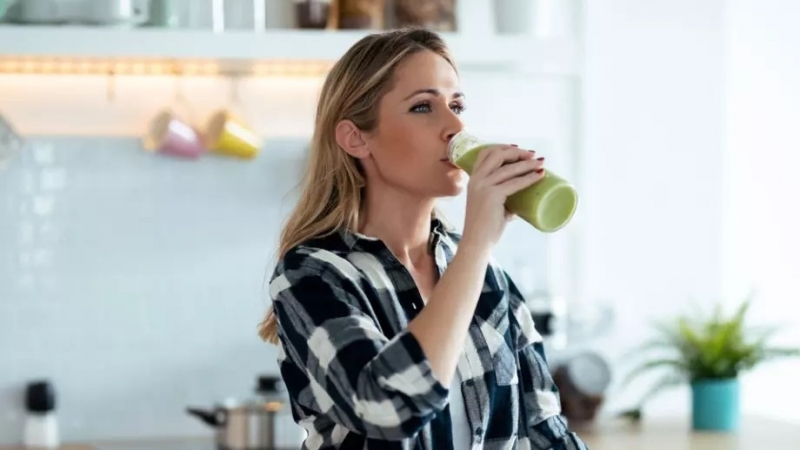 Консумацията на нездравословна храна алкохол и безалкохолни са само малка