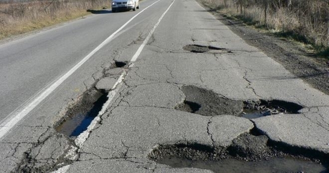 Скандална поправка в АПИ гарантира опасни пътища