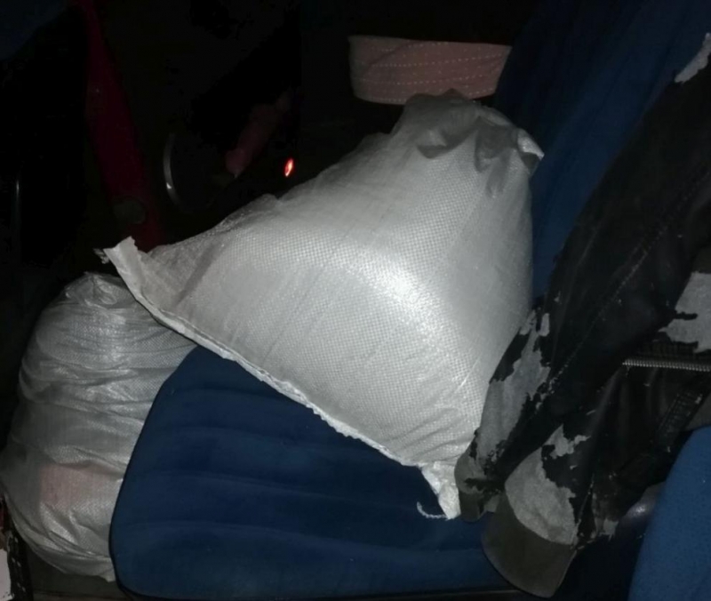 Иззеха половин тон тютюнева листна маса и 50 килограма нарязан