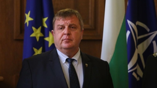 Лидерът на ВМРО Красимир Каракачанов е разговарял с премиера Бойко