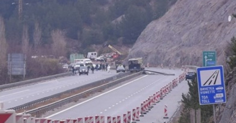 Македонската фирма "Маврово" е изградила магистралата, където стана тежкият инцидент