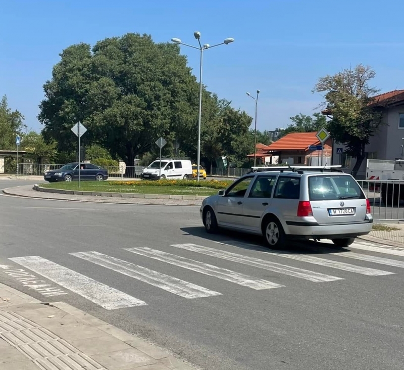 Монтанчанин е навлязъл в насрещното в кръгово във Враца научи