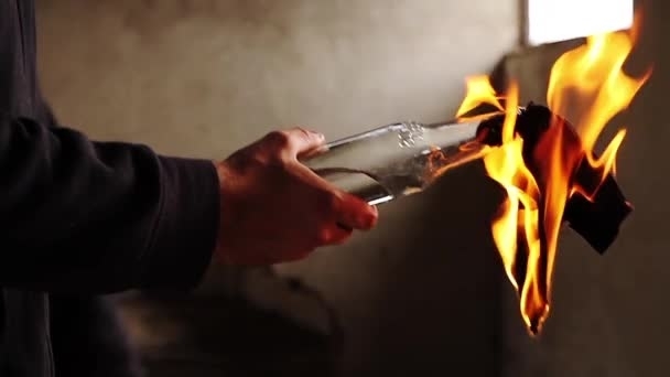 Психично болен мъж от Василовци опита да запали къщата си