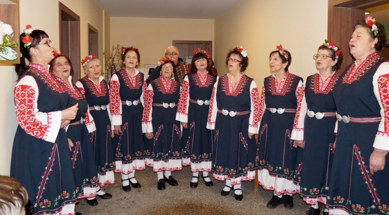 Етнографска изложба под наслов Престилки бродерии и глинени съдове от