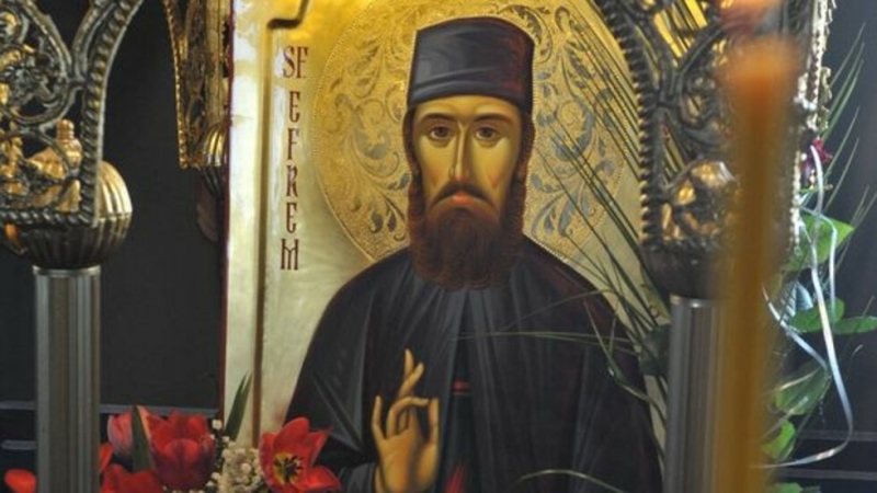 Икона на Свети Ефрем Нови с частица от чудотворните му