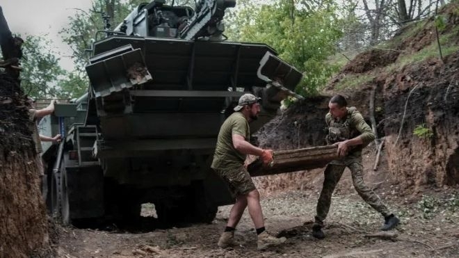 Британски топ разузнавач: Примирие в Украйна – напролет, преговори – в края на 2027 година