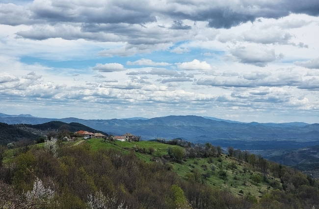 Днес ще преобладава облачно време На много места ще има