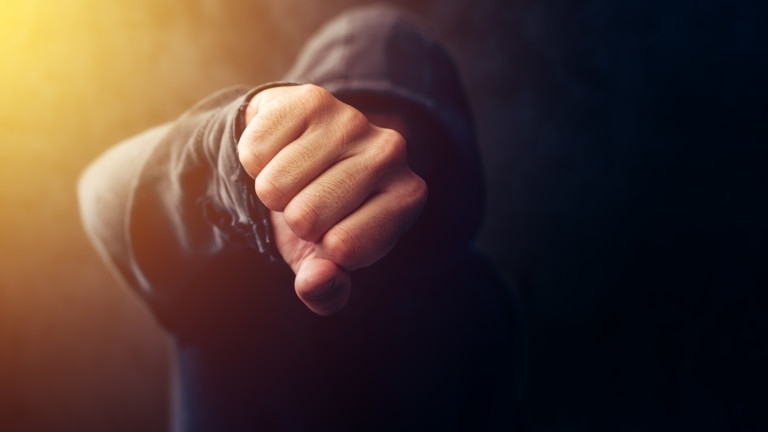 Само седмица след като се мести в ново училище седмокласничка