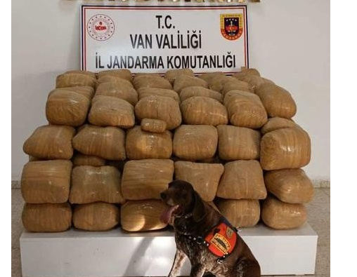 Седемстотин килограма марихуана на прах са заловили турските власти в