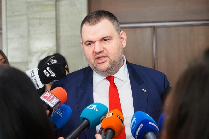 Делян Пеевски: Правителството оцелява благодарение на мен