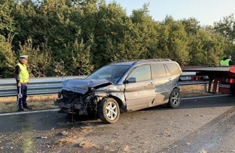 Мъж е починал а жена е ранена при тежка катастрофа