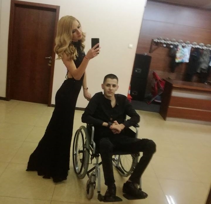 „Мис Враца“ Александра Цветкова с благородна инициатива в помощ на своя приятел Дани Маринов