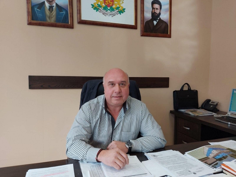 Иван Лазаров с поздравителен адрес за годишнината на читалище „Христо Ботев"