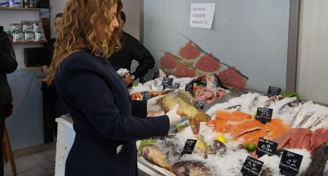 Започват проверки за безопасността на продуктите за Коледа