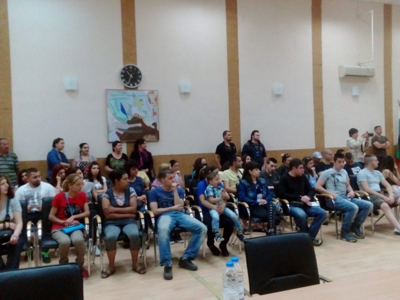 51 безработни младежи се включиха в трудова борса организирана във