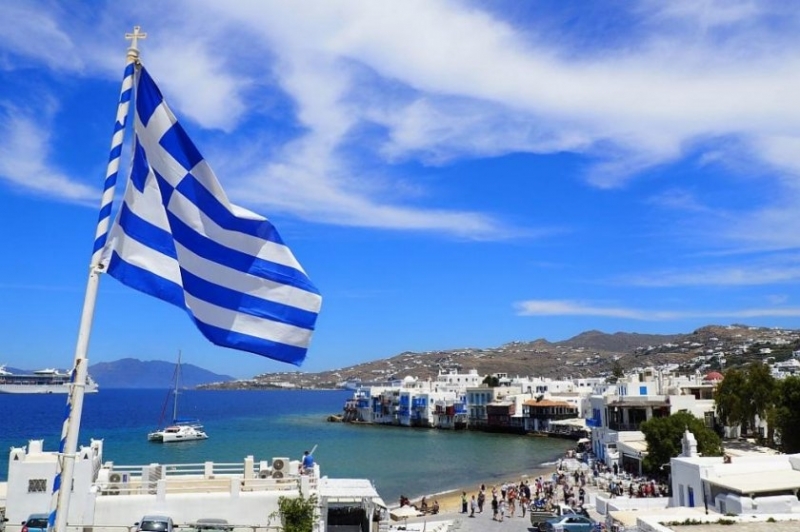 Гръцки епидемиолози настояват премиерът Мицотакис да удължи локдауна в страната