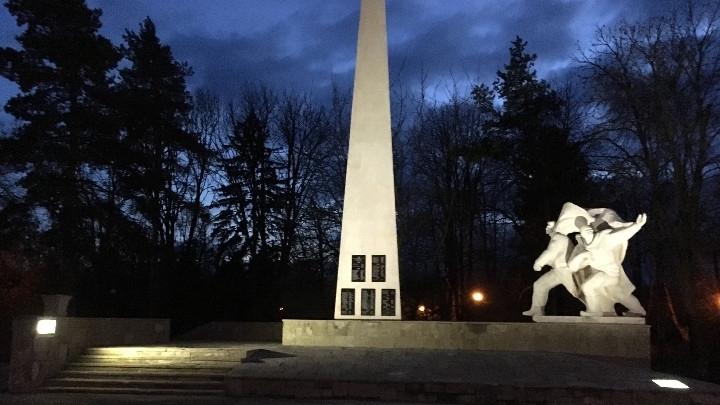 Паметникът на загиналите във войните жители на видинското село Градец