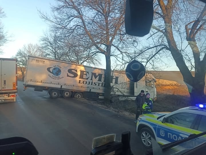 Три катастрофи с тежкотоварни автомобили по международния път за Дунав