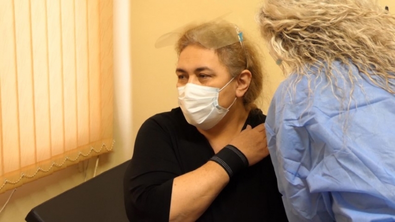Започна ваксинацията срещу COVID-19 във Видин, научи агенция BulNews. 50