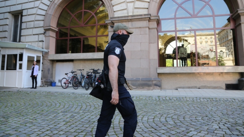 Два кабинета в президентството свързани със съветник и със секретар