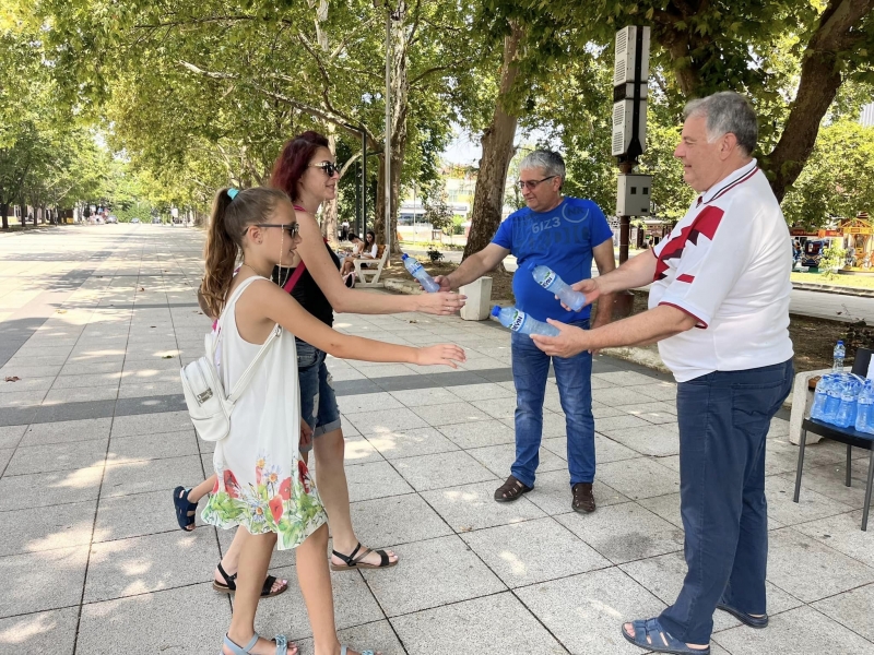 В дните с високи температури служители на Община Монтана ще