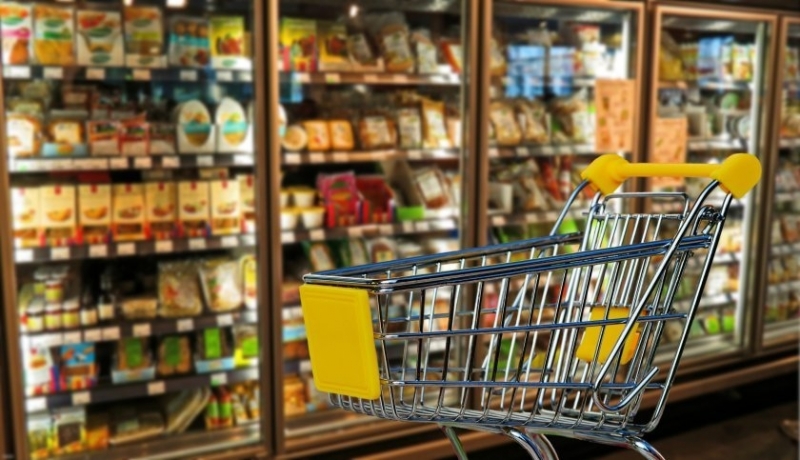 Държавата поиска хипермаркетите да продават 9 типа храни на ниски цени