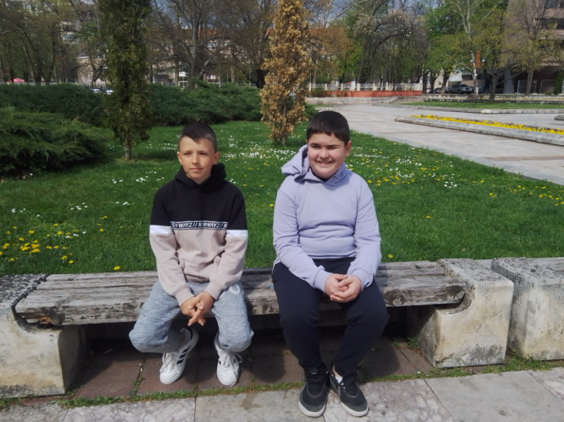 Доброто днес! Две момчета от Монтана предадоха в полицията изгубено портмоне /снимка/
