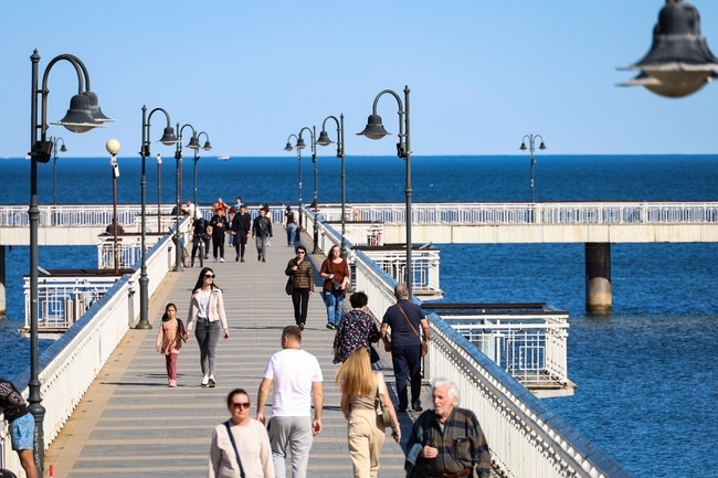 Днес ще бъде предимно слънчево и горещо В източната половина